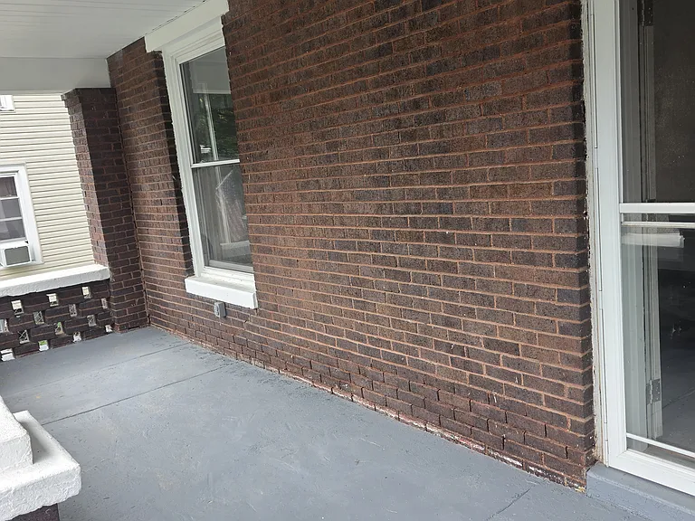 1245 Wheeling Ave — Photo 2