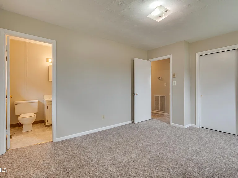 4637 Woodcliff Dr — Photo 10