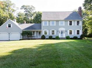 6 Applewood Rd, Pelham, NH 03076