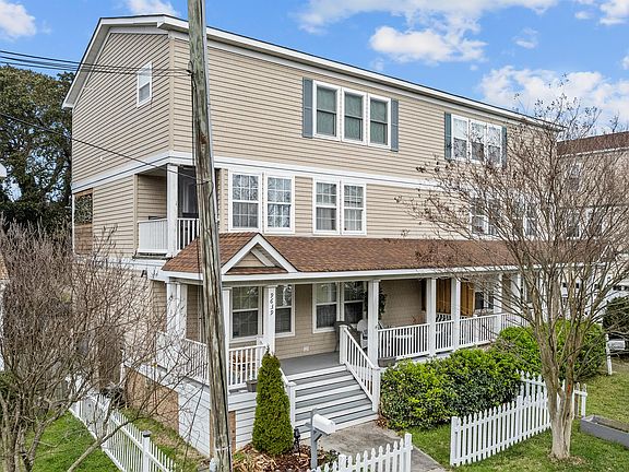 3rd image of 9639 14th Bay St