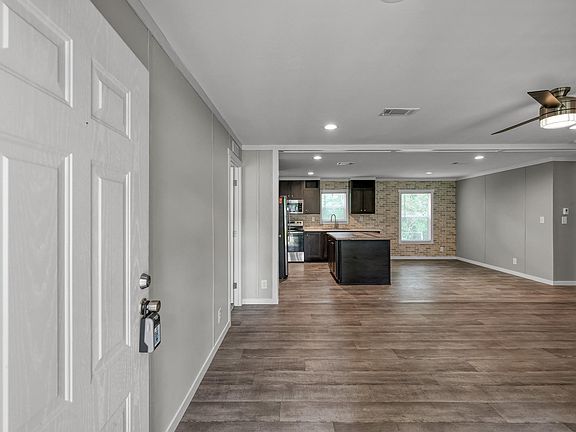 2nd image of 33 Mockingbird Rd