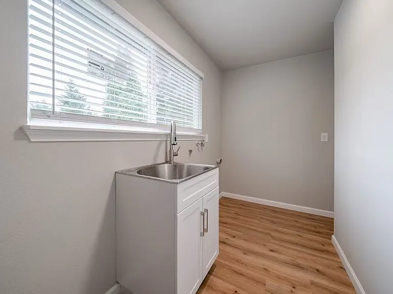 19305 NE 13th St — Photo 13