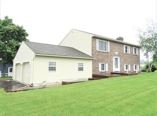 241 Lausch Rd, Denver, PA 17517