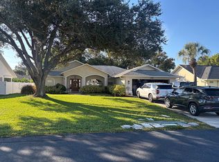13681 Willow Bridge Dr, North Fort Myers, FL 33903