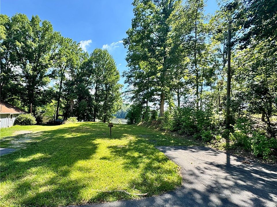 1st image of 136 Elgin Dr