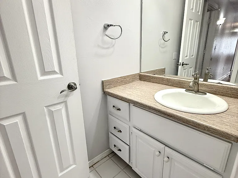 427 N Rockford Pl — Photo 34