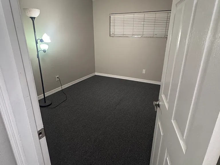 100 E Kentucky Ave #J3 — Photo 6
