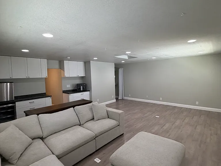 1754 Ironwood Dr — Photo 2