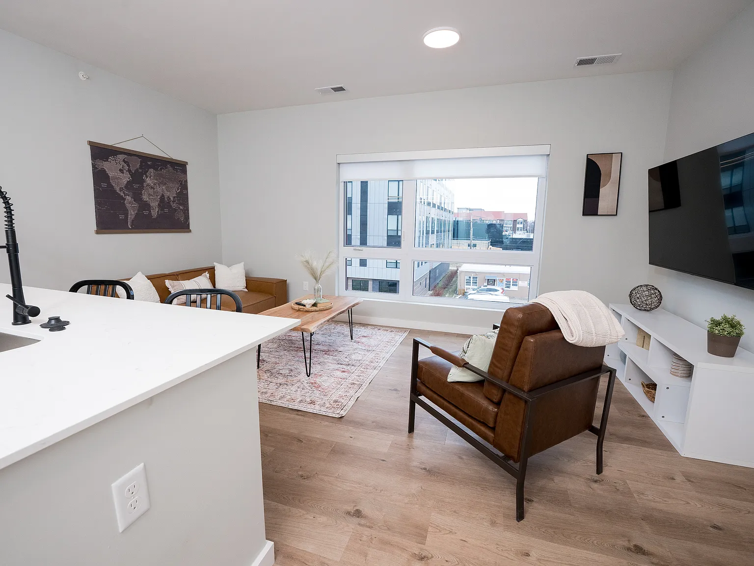 1 bed, 829 sqft, $1,290 — Photo 3