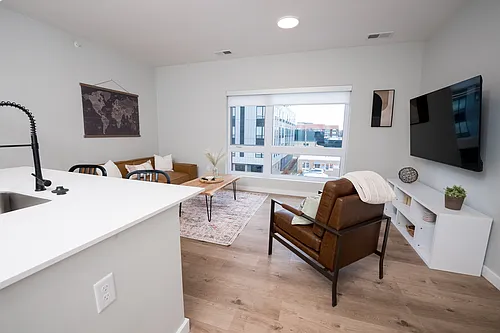 60 E Green St #507 Photo 1