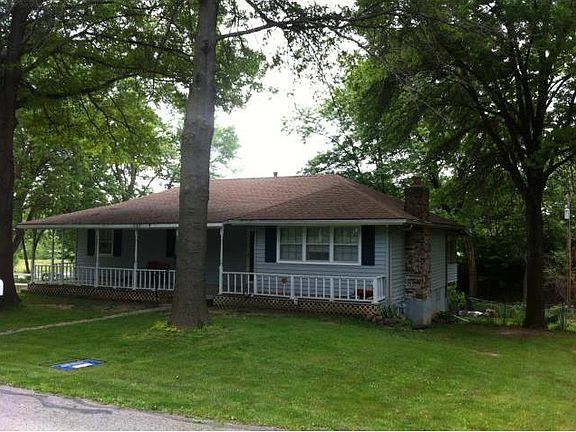 3rd image of 2942 Goddard Cir