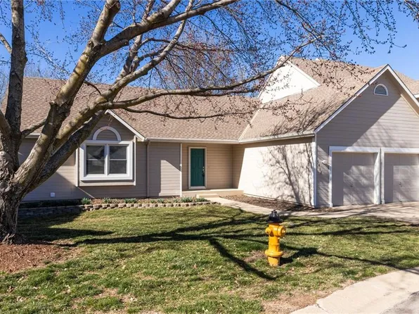15418 Floyd St, Overland Park, KS 66223