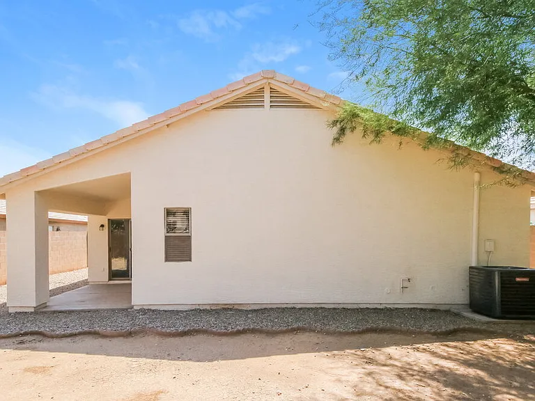 748 W Dublin St — Photo 16