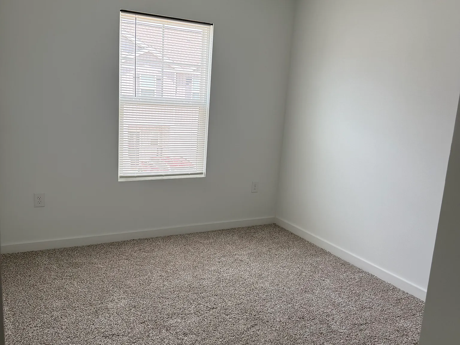 3 bed, 2.5 bath, 1554 sqft, $850 — Photo 4