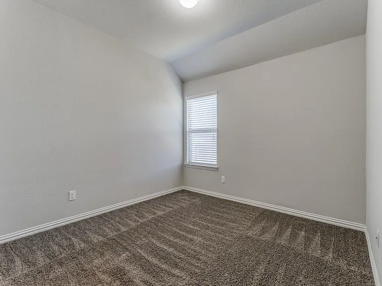 258 Churchill Dr — Photo 7