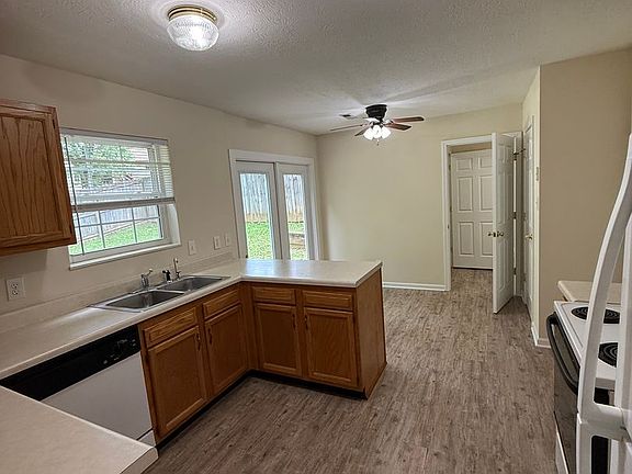 4th image of 712 Gracewood Way