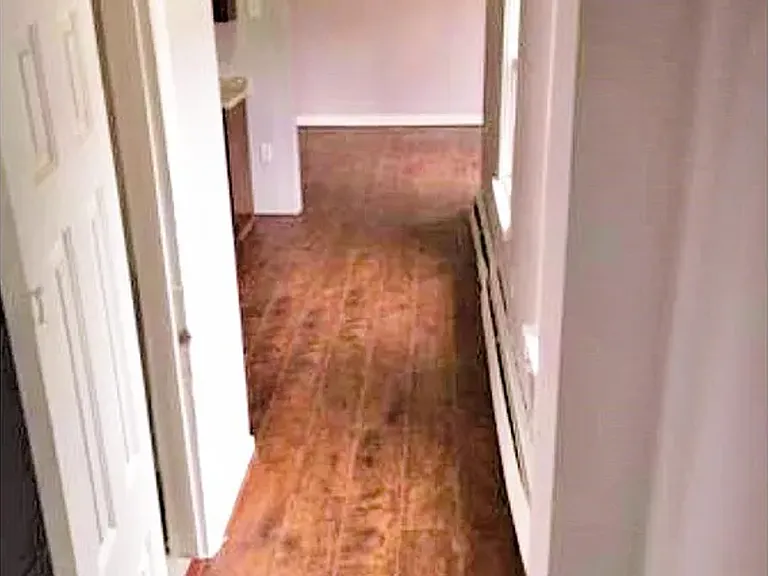 326 N Charlotte St — Photo 3