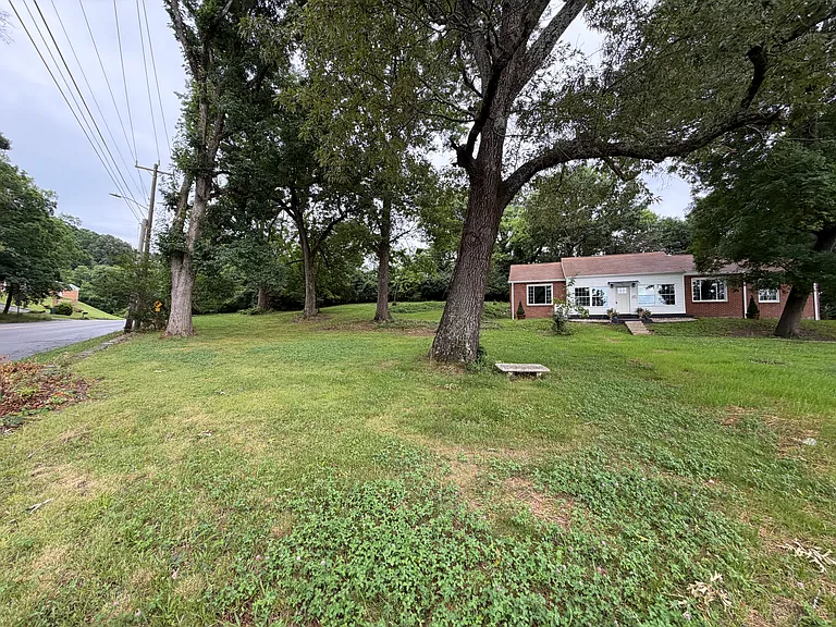 1211 Glenwood Dr — Photo 24