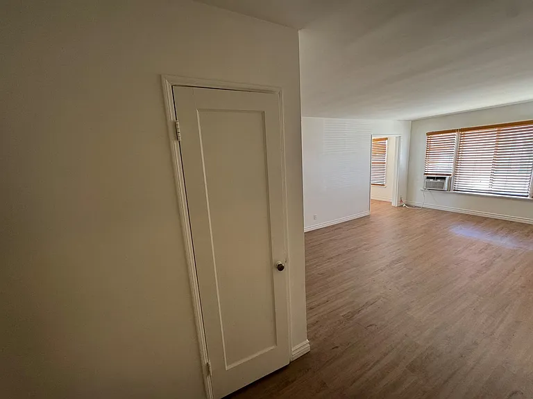 4621-4623 N Banner Dr — Photo 2