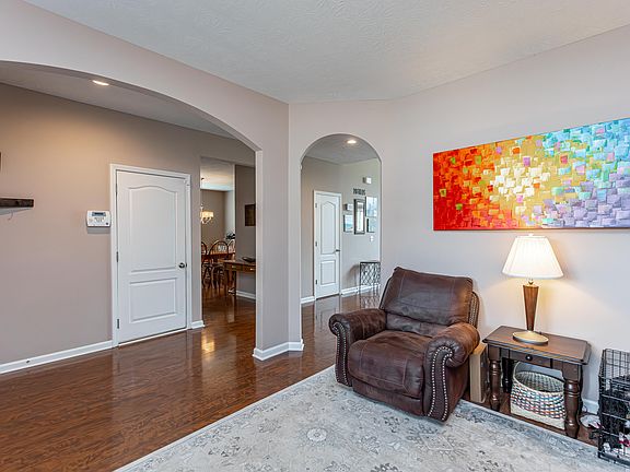 5th image of 3731 Blue Bonnet Dr