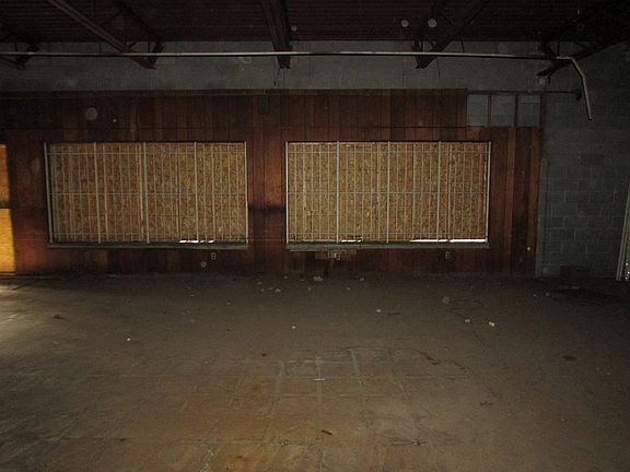 4th image of 13900 Joseph Campau St