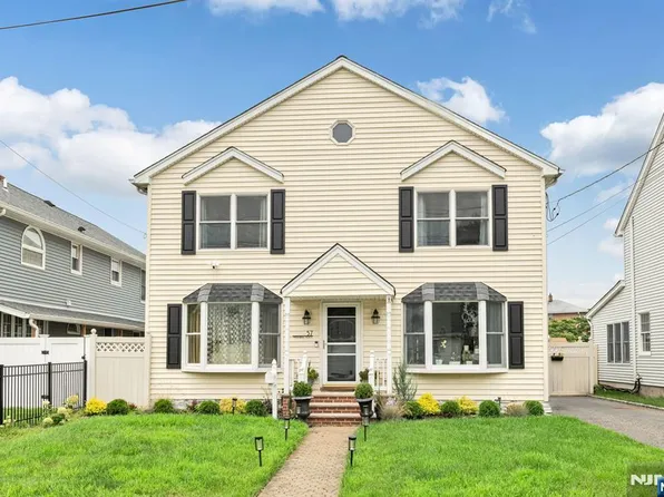 57 Memorial Pl, Elmwood Park, NJ 07407
