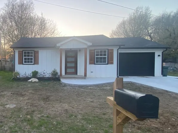 414 S Guthrie Ave, Coweta, OK 74429