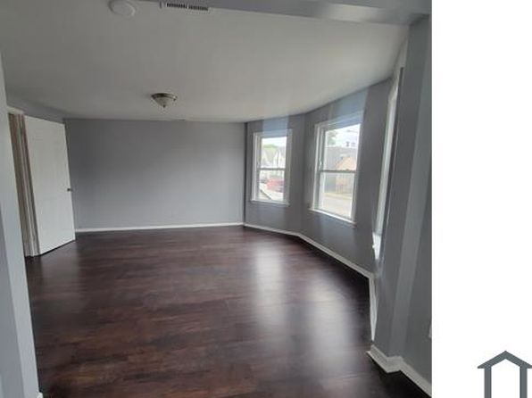 9721 S Avenue L APT 2