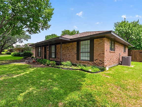 4th image of 302 Gwendola Dr