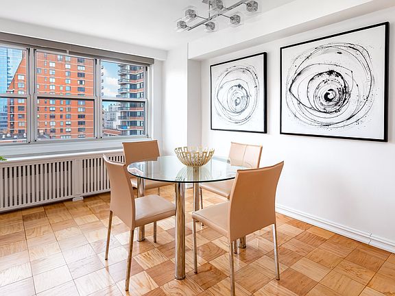 4th image of 401 E 74th St #19FF