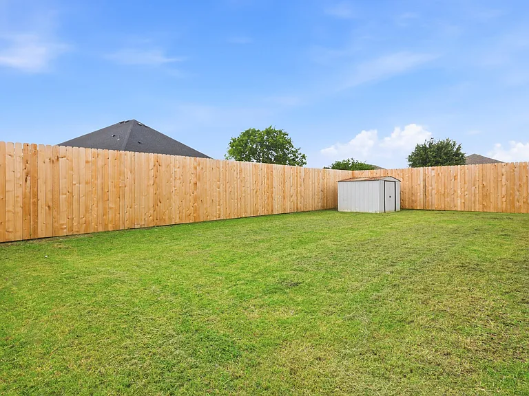 1002 Zachary Dr — Photo 22
