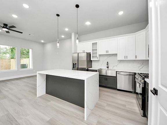 3rd image of 6816 Del Rio St