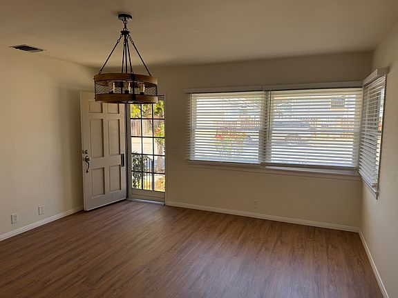 3rd image of 146 Cedar Ave