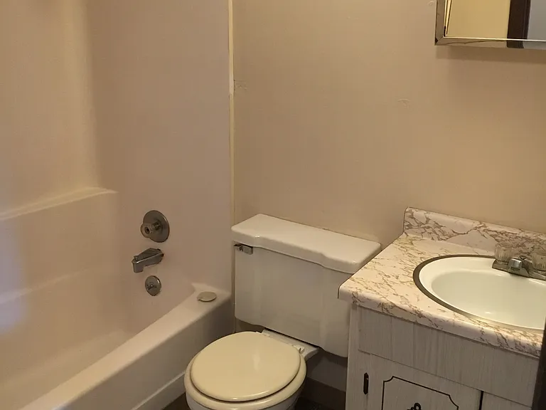 235 Lake Ave NW #12 — Photo 10