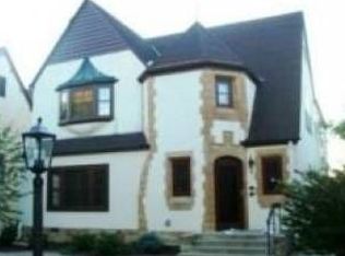 3528 Irving Ave S #200, Minneapolis, MN 55408