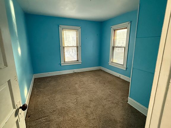 2nd image of 36 Pine St