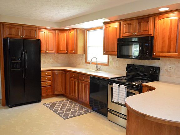4th image of 509 Berkshire Dr