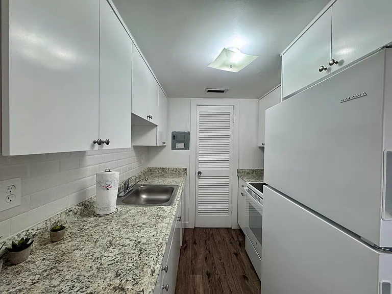 202 Lucerne Ave #12 — Photo 34