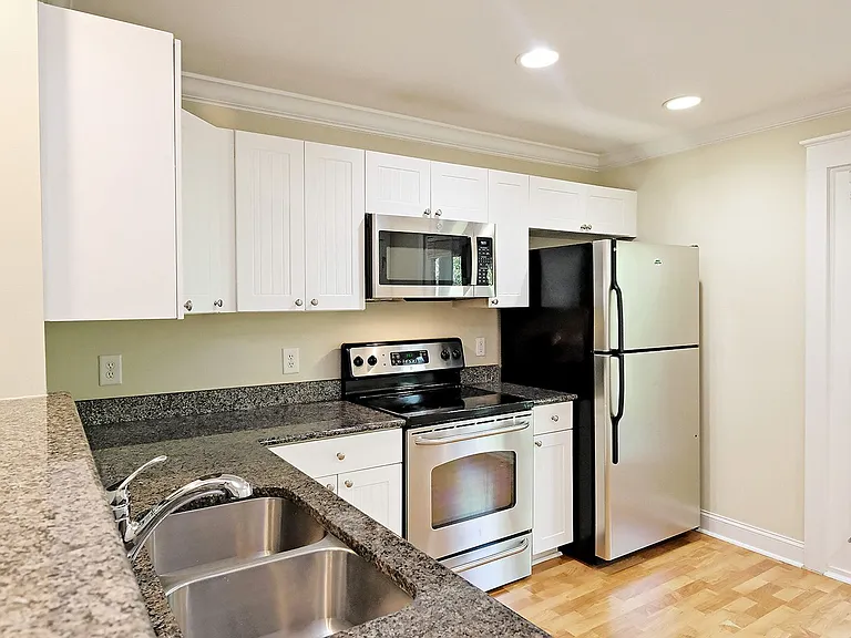 1850 Candlewood Ct #205 — Photo 3