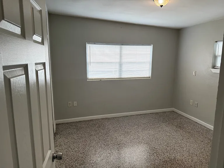 2204 Lucerne Ter #1 — Photo 12
