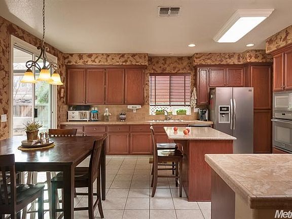 3rd image of 6010 Morning Glen Ct