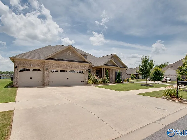 7619 Flint Crossing Cir — Photo 35