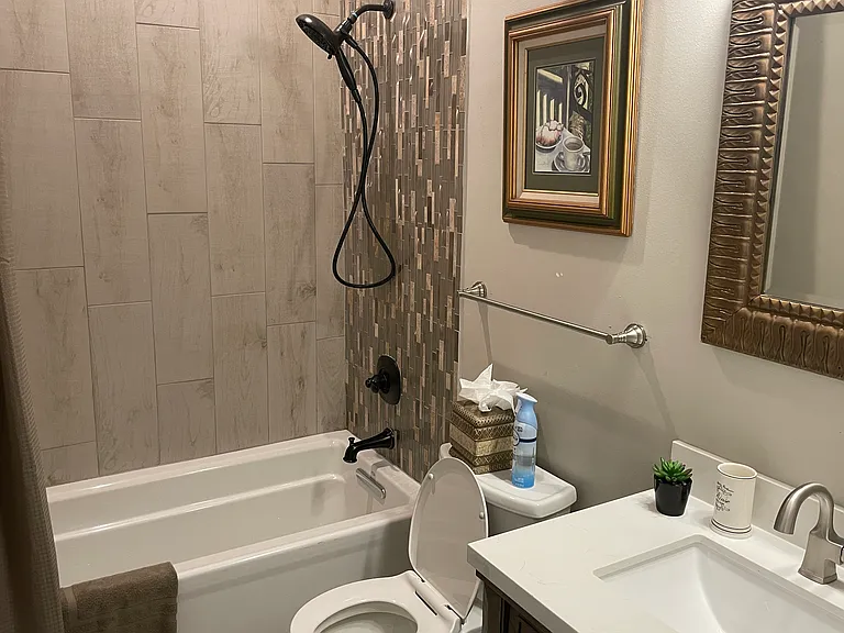 2121 Jackson Ave — Photo 12