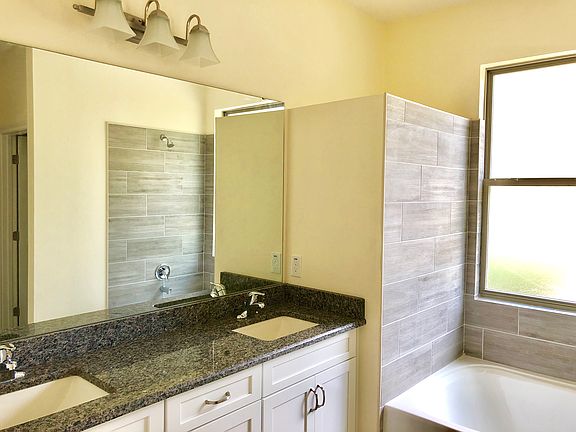 5th image of 226 Alta Vista St