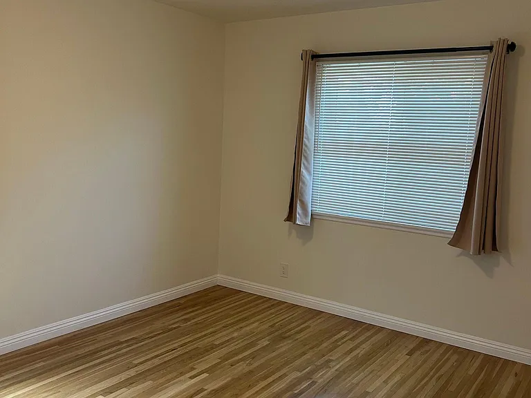 3445 Carmona Ave — Photo 5