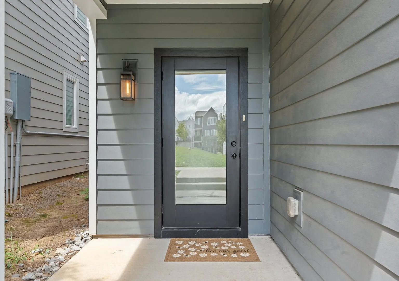 Sterling Point 3 Bed Home — Photo 2