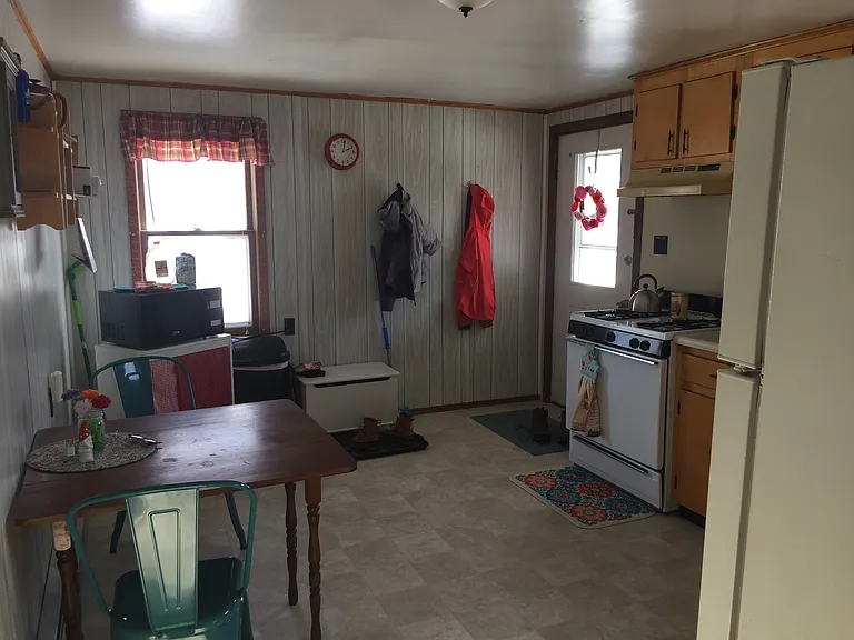 902 Stillwater Ave — Photo 2