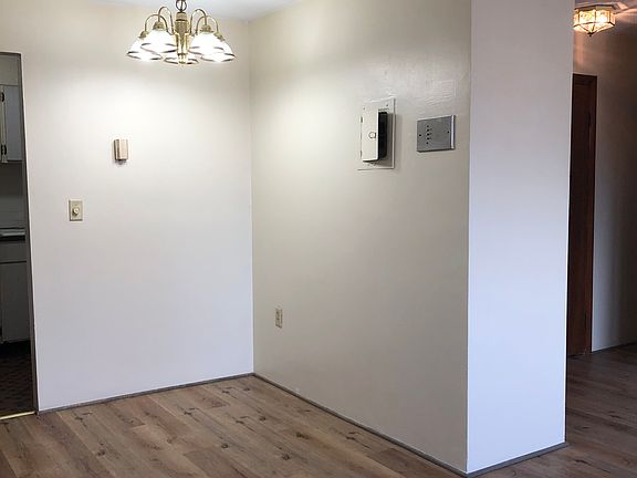 3rd image of 300 Main St