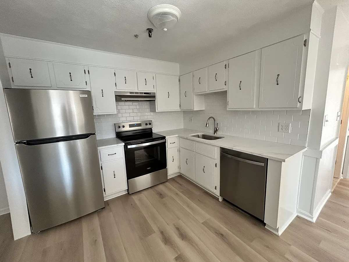 Building Photo - 49 Spencer Rd #H30