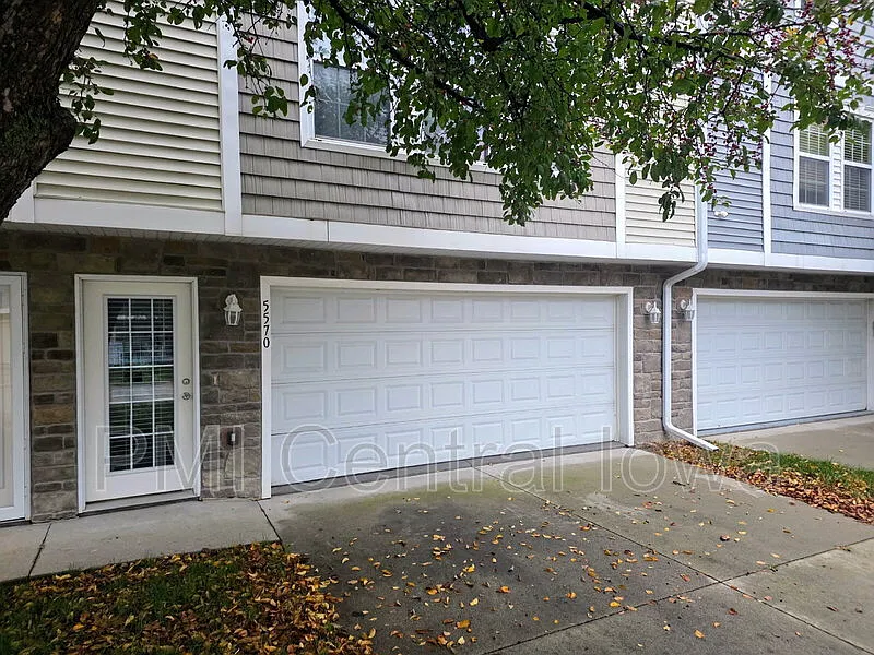 2 bed, 2.5 bath, 1152 sqft, $1,650 — Photo 2